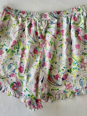 Crown & Ivy pink/floral shorts